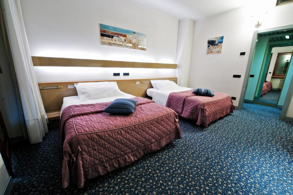Hotel Michelangelo Biella Ruang foto