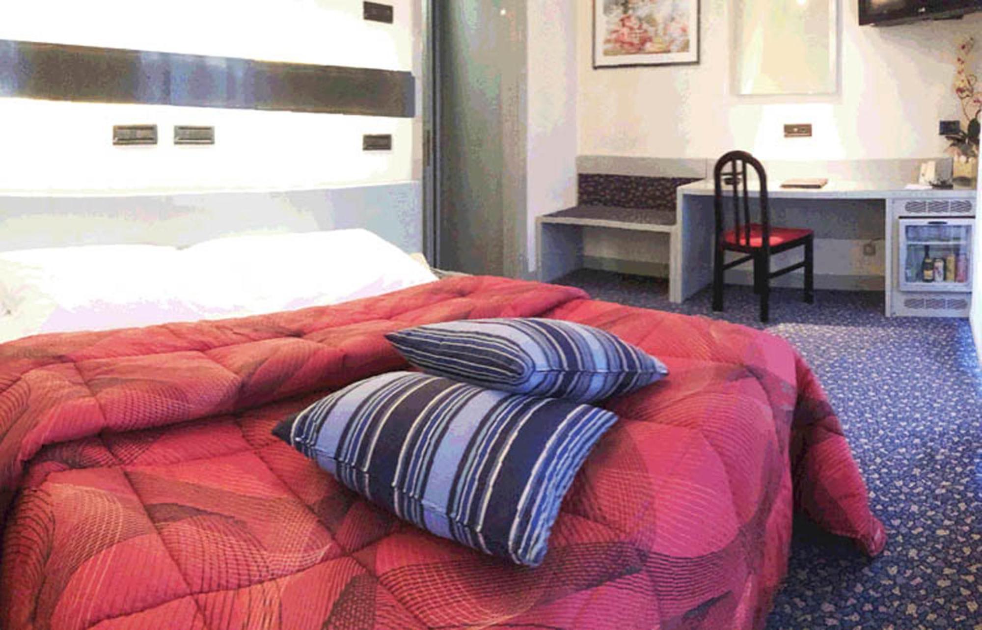 Hotel Michelangelo Biella Ruang foto